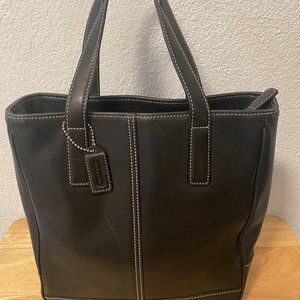 COACH BLEEKER BLACK LEATHER TOTE WITH WHITE STITCHING.